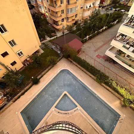 With Pool Appartement